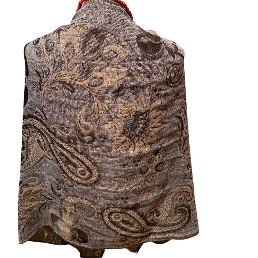 Scarf/Wrap/Shawl. Paisley.Reversible.‎ Cotton/Rayon blend. 68X26. - Picture 2 of 5